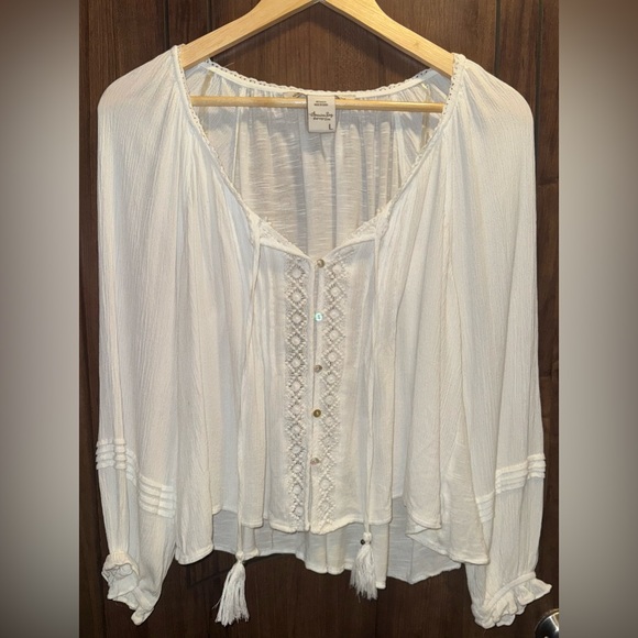 American Rag Tops - American Rag Cie Women’s White Cropped Long Sleeve